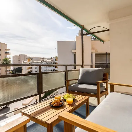 Sea View 2 Bedroom 2 Min Away From The Apartament *
