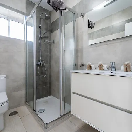 Sea View 2 Bedroom 2 Min Away From The Apartament Torremolinos