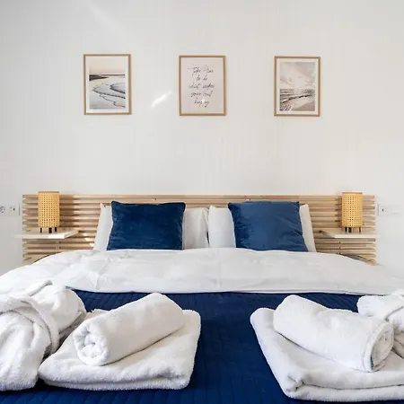 Sea View 2 Bedroom 2 Min Away From The *