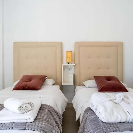 Sea View 2 Bedroom 2 Min Away From The