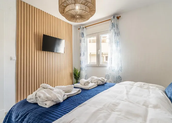 Sea View 2 Bedroom 2 Min Away From The *