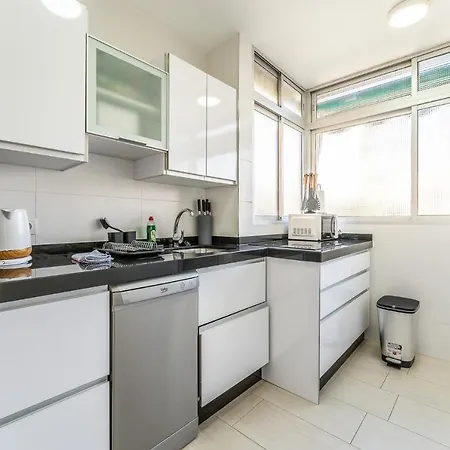 Sea View 2 Bedroom 2 Min Away From The Apartment