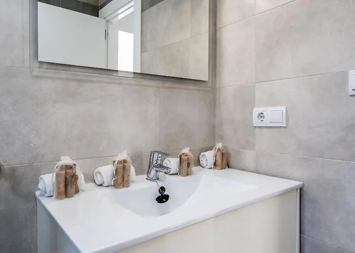 Sea View 2 Bedroom 2 Min Away From The * Torremolinos