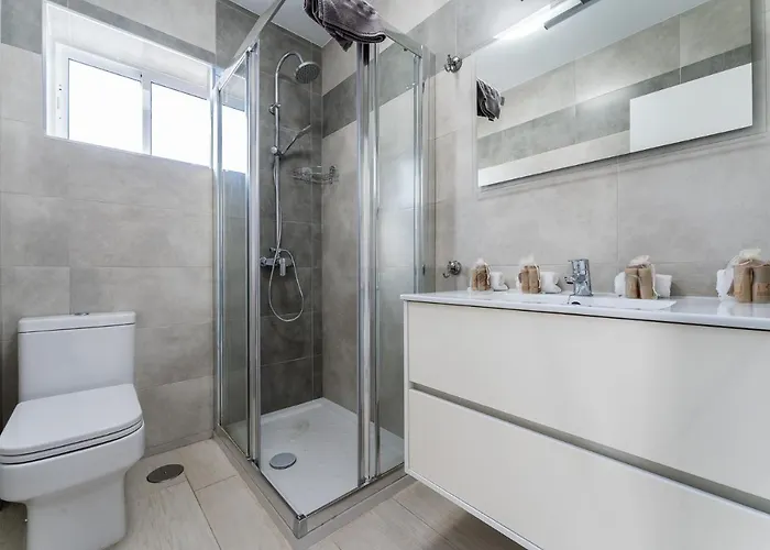 Sea View 2 Bedroom 2 Min Away From The Апартаменты Торремолинос