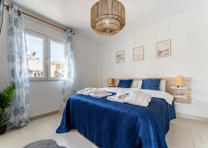 Sea View 2 Bedroom 2 Min Away From The *