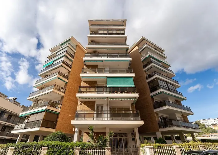 Апартаменты Sea View 2 Bedroom 2 Min Away From The *