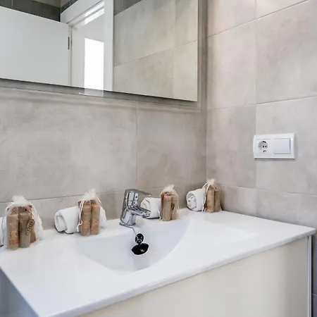 Sea View 2 Bedroom 2 Min Away From The * Torremolinos